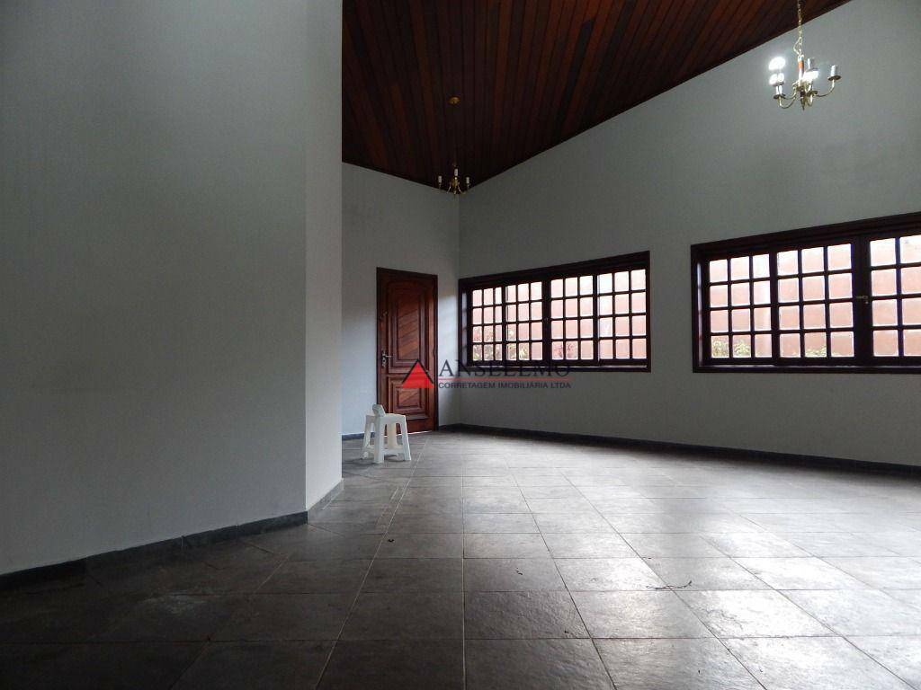 Casa à venda com 4 quartos, 267m² - Foto 2