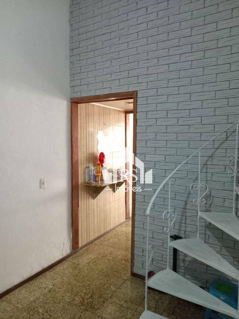 Casa à venda com 2 quartos, 2m² - Foto 4