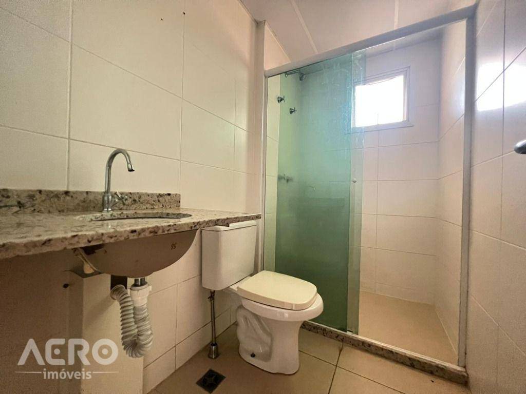 Apartamento para alugar com 2 quartos, 65m² - Foto 17