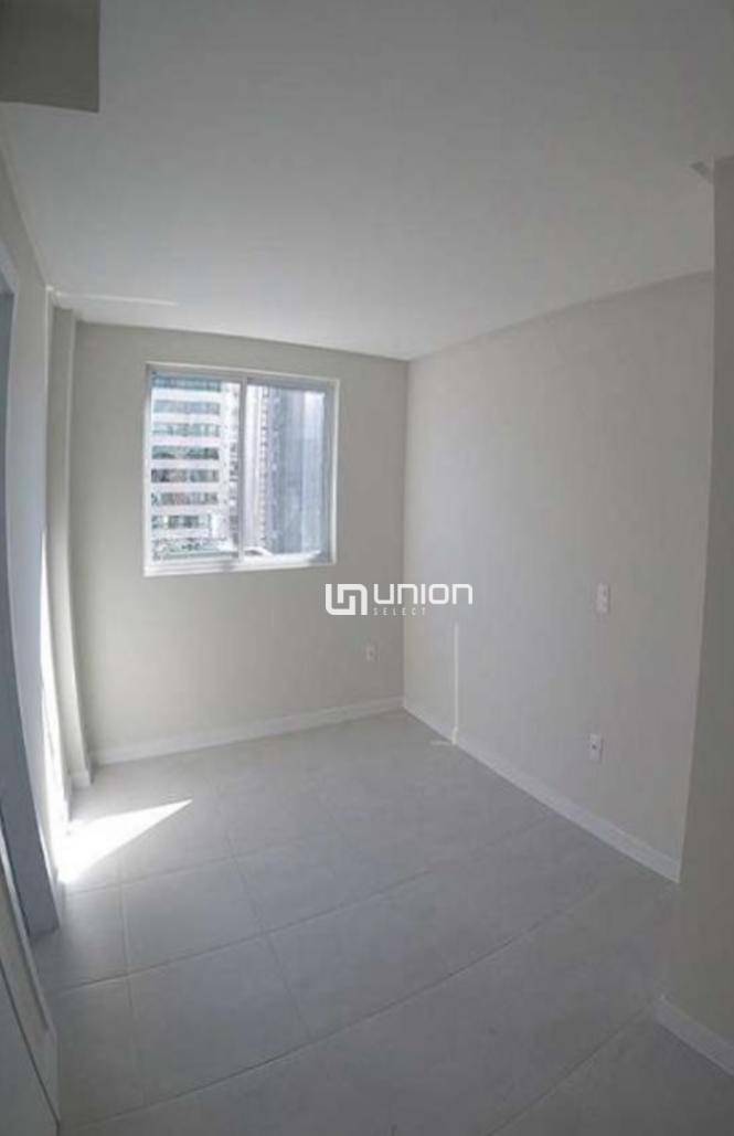 Apartamento à venda com 2 quartos, 92m² - Foto 2