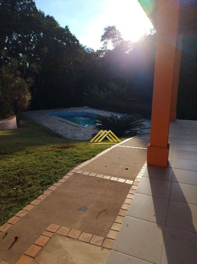 Casa à venda e aluguel com 3 quartos, 400m² - Foto 11