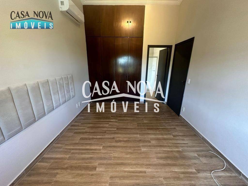 Casa de Condomínio para alugar com 3 quartos, 350m² - Foto 23