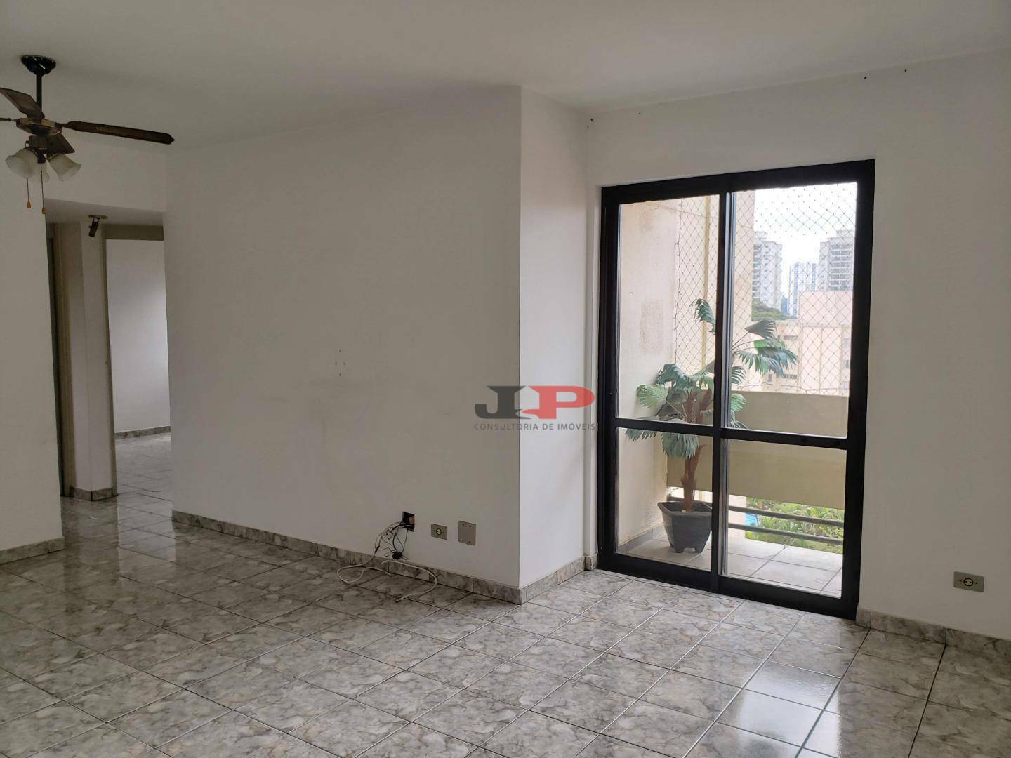 Apartamento à venda com 3 quartos, 72m² - Foto 1