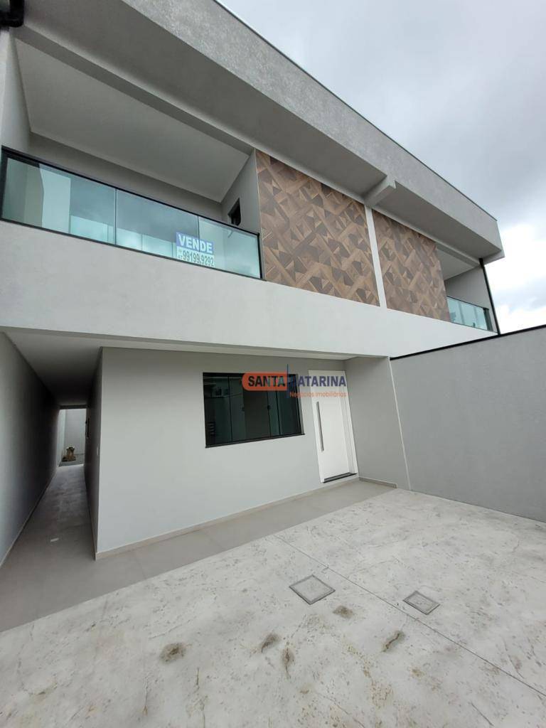 Sobrado à venda com 3 quartos, 144m² - Foto 1