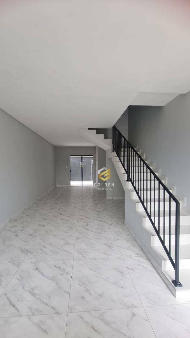 Sobrado à venda com 2 quartos, 94m² - Foto 1