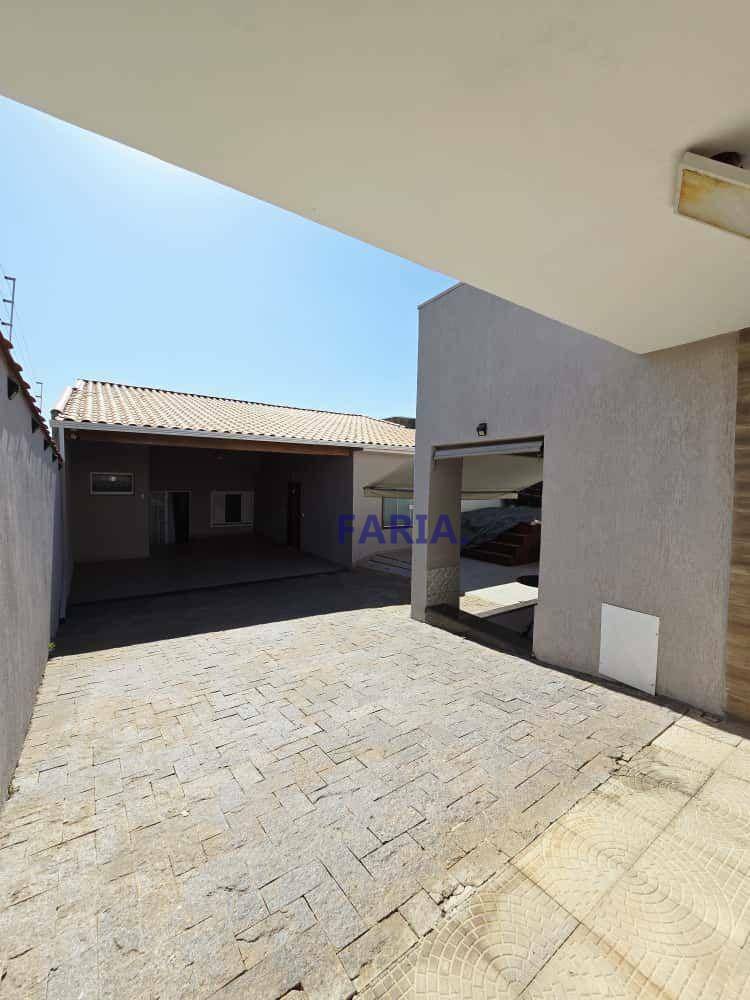 Casa, 3 quartos, 240 m² - Foto 2