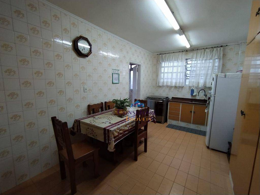 Apartamento à venda com 3 quartos, 170m² - Foto 23