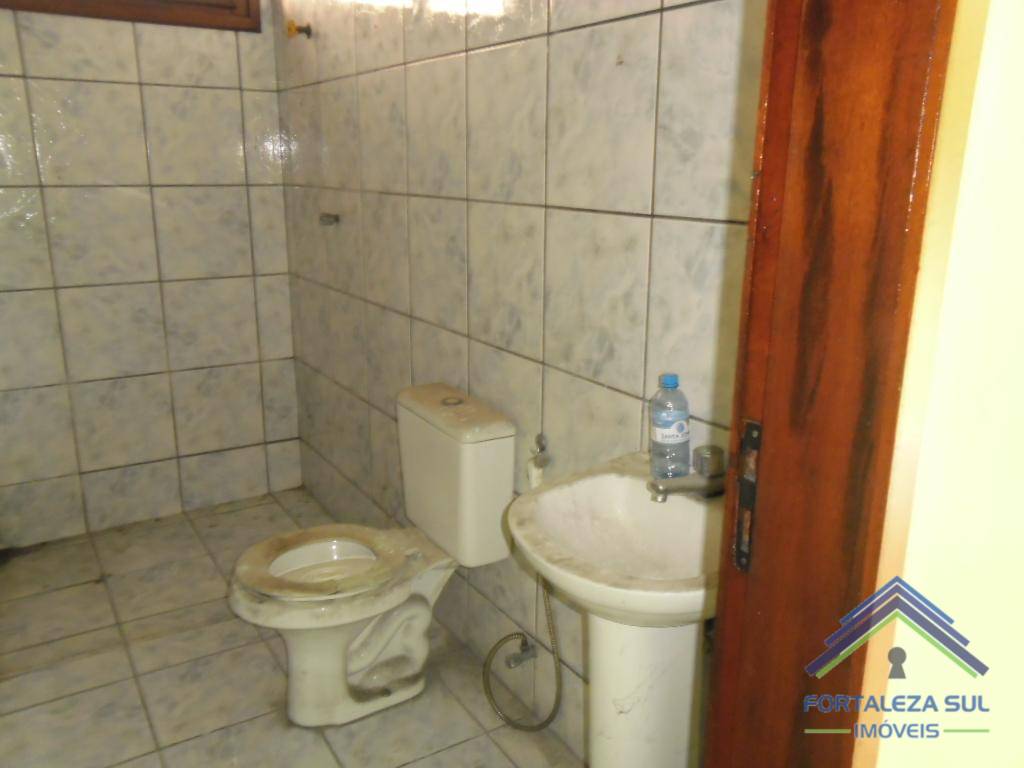 Casa à venda com 4 quartos, 240m² - Foto 13