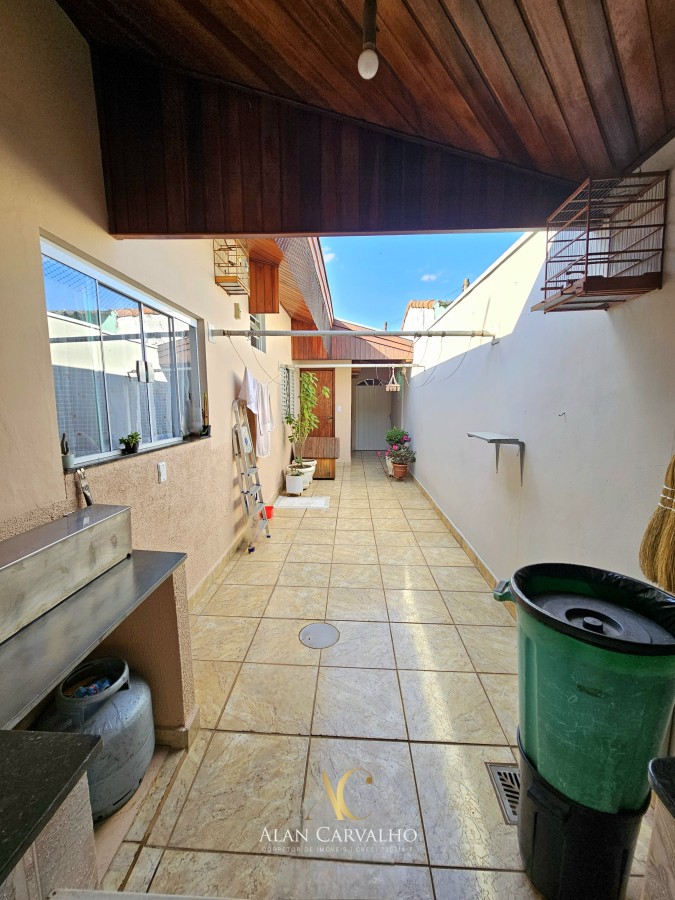 Casa à venda com 3 quartos, 200m² - Foto 17