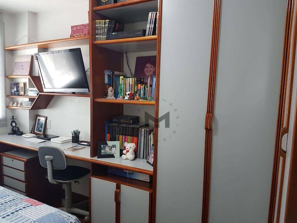 Apartamento à venda com 2 quartos, 70m² - Foto 12