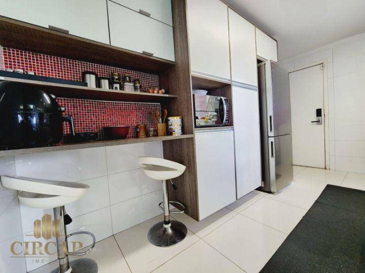 Apartamento à venda com 3 quartos, 168m² - Foto 12