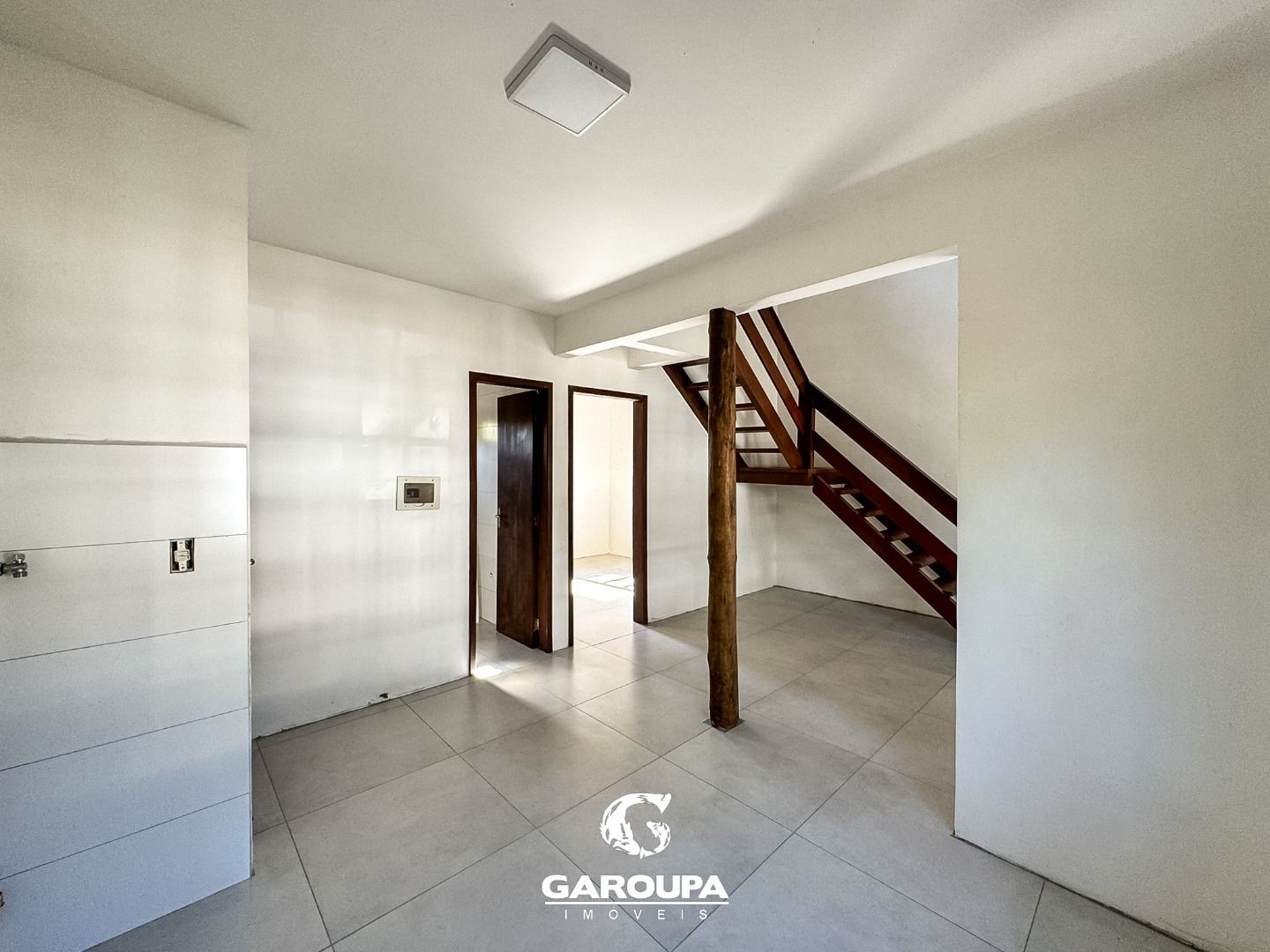 Casa à venda com 2 quartos, 70m² - Foto 7