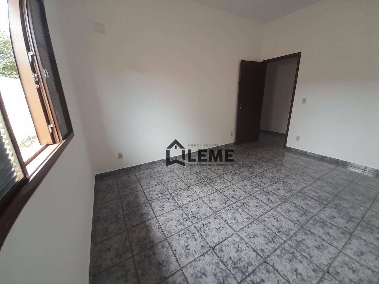 Casa à venda com 4 quartos, 292m² - Foto 5