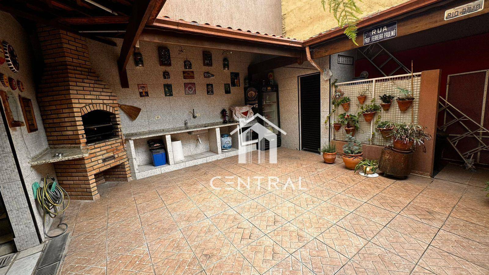 Sobrado à venda com 3 quartos, 165m² - Foto 1