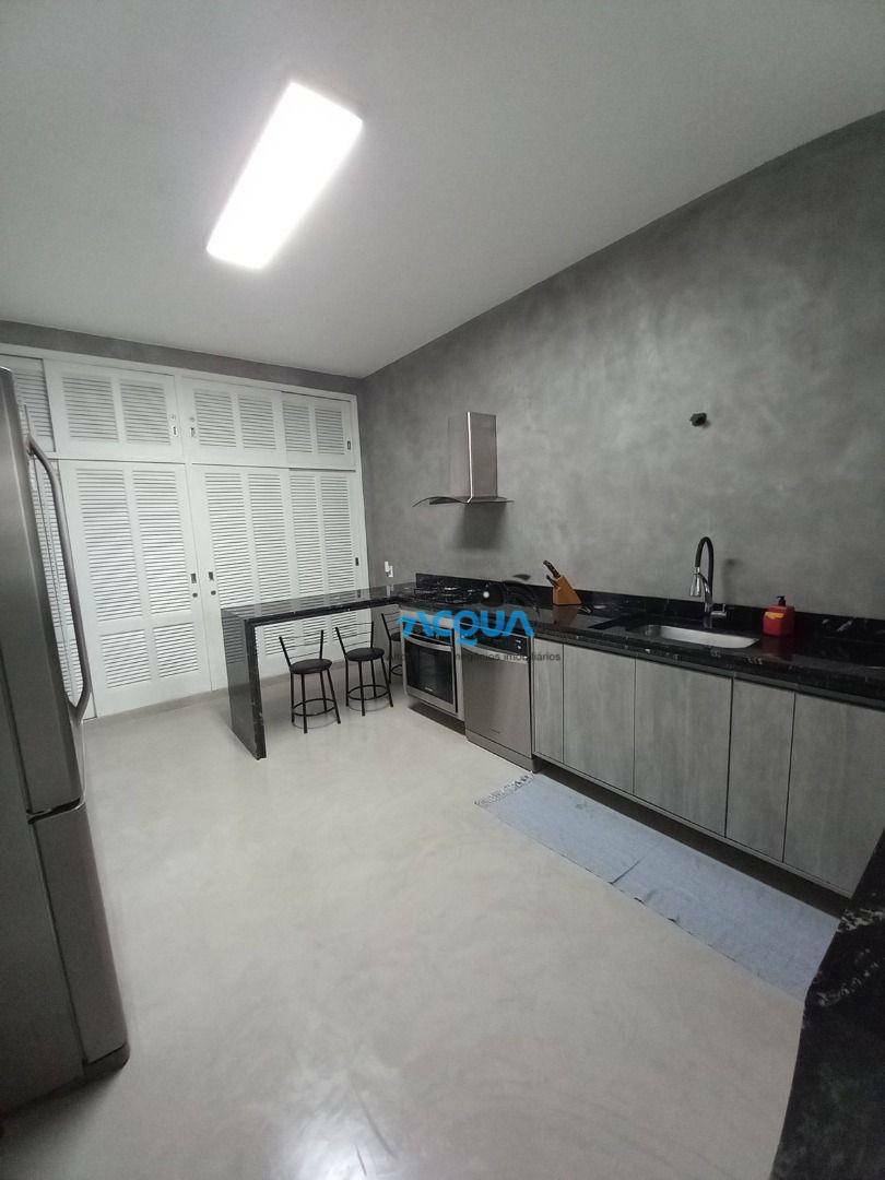 Apartamento à venda com 6 quartos, 200m² - Foto 2