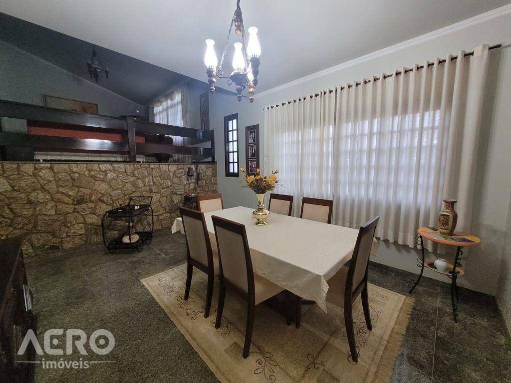 Casa à venda com 4 quartos, 363m² - Foto 46