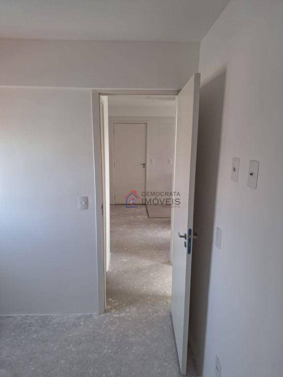 Apartamento à venda com 2 quartos, 40m² - Foto 15