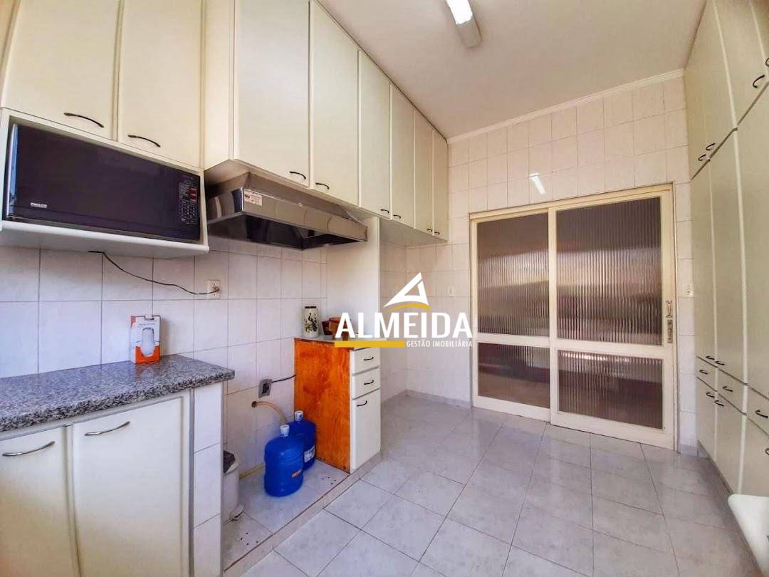 Casa, 4 quartos, 218 m² - Foto 5
