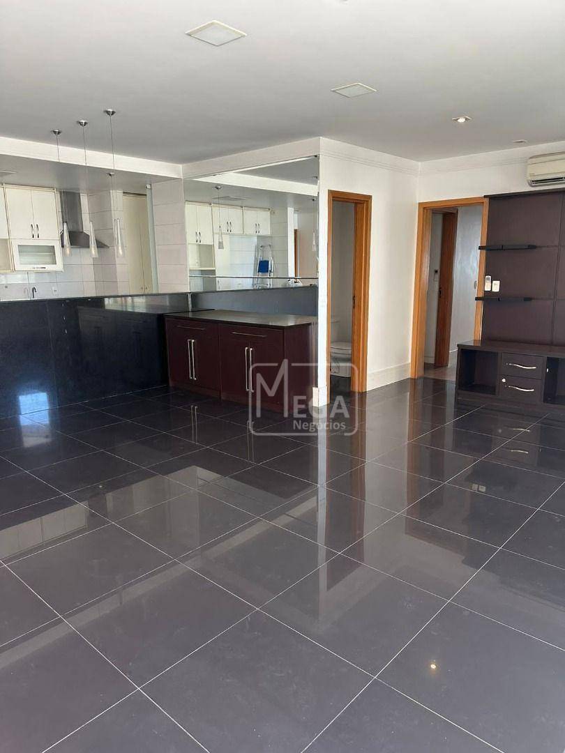 Apartamento para alugar com 3 quartos, 122m² - Foto 2