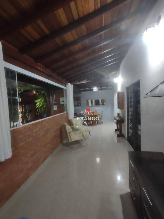 Casa à venda com 3 quartos, 210m² - Foto 20