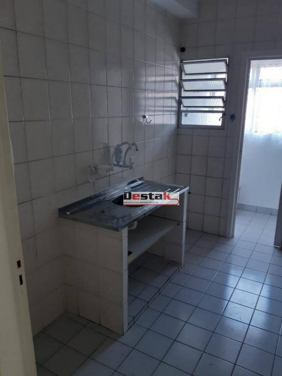 Apartamento à venda com 2 quartos, 73m² - Foto 2