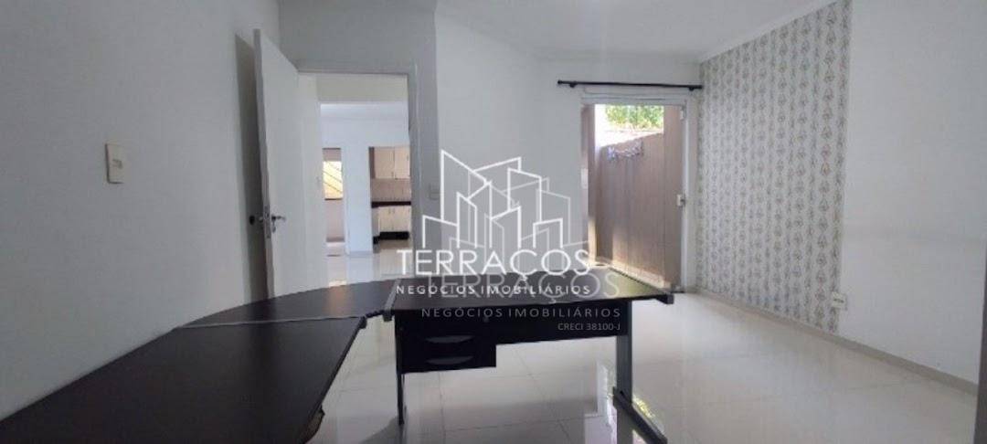 Casa à venda com 2 quartos, 350m² - Foto 2