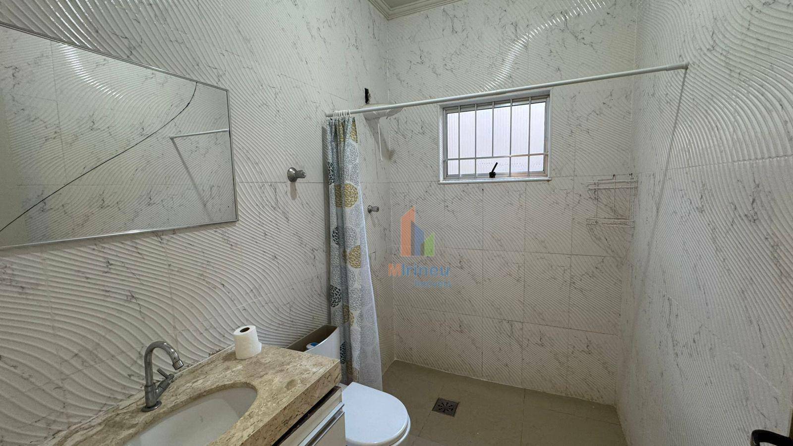 Casa para alugar com 5 quartos, 200m² - Foto 9
