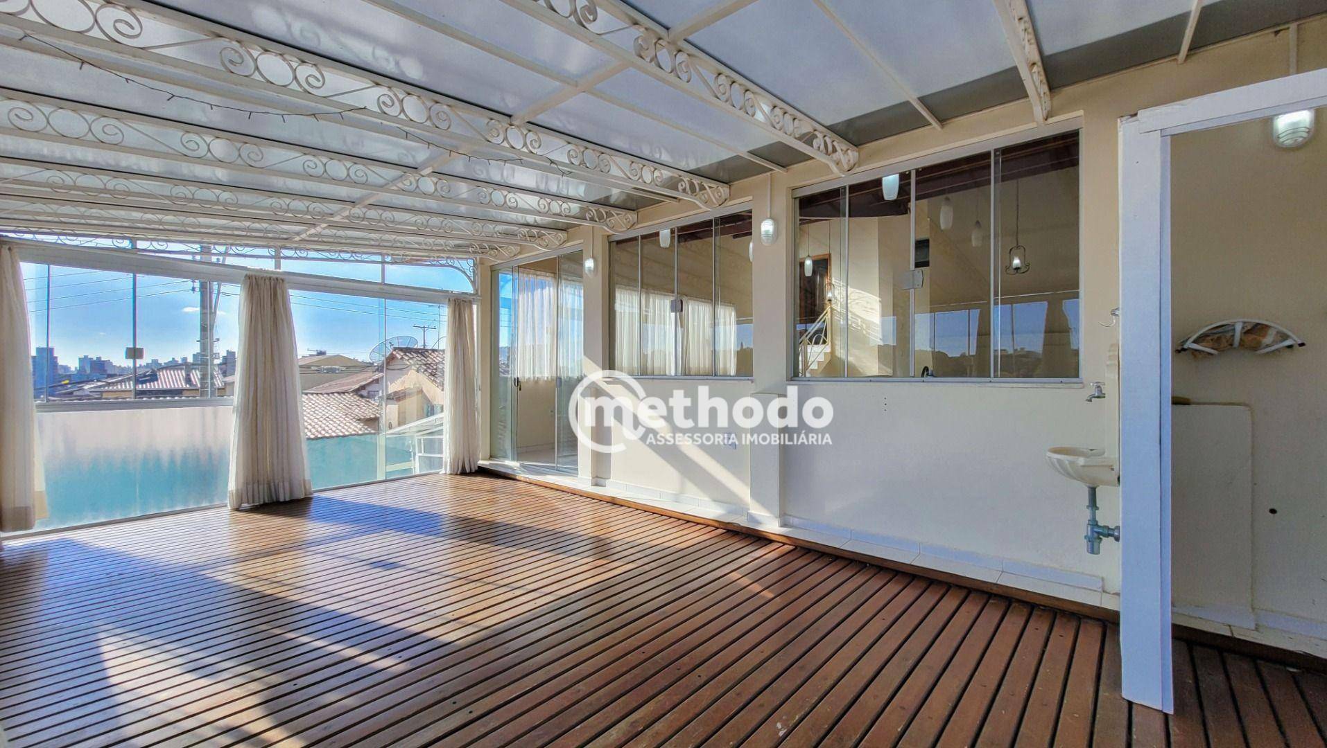 Casa à venda com 6 quartos, 250m² - Foto 25