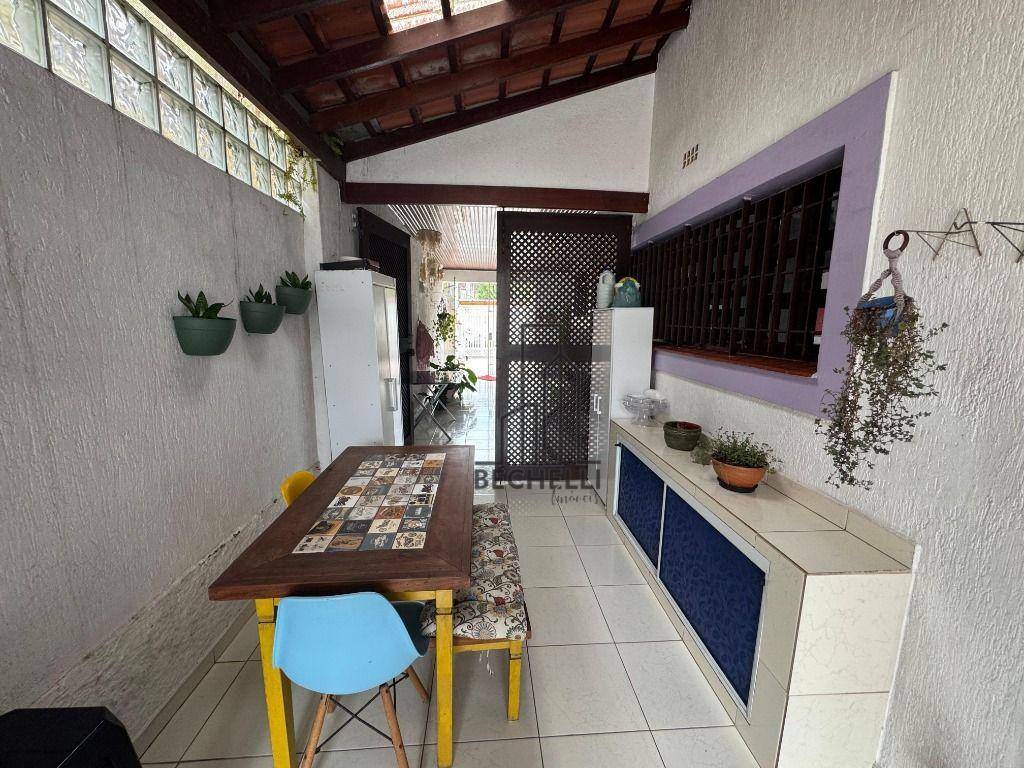 Casa à venda com 5 quartos, 196m² - Foto 6