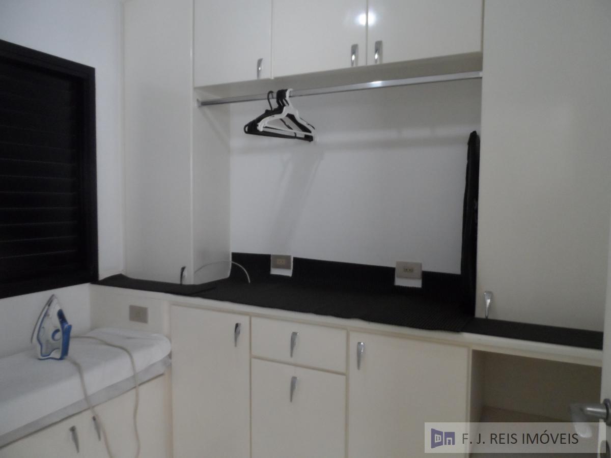 Apartamento à venda com 3 quartos, 180m² - Foto 13