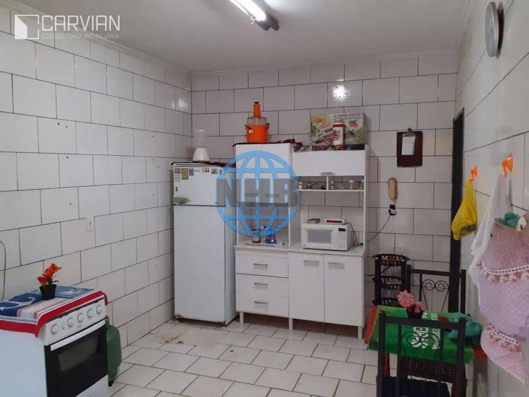 Casa à venda com 3 quartos, 189m² - Foto 4