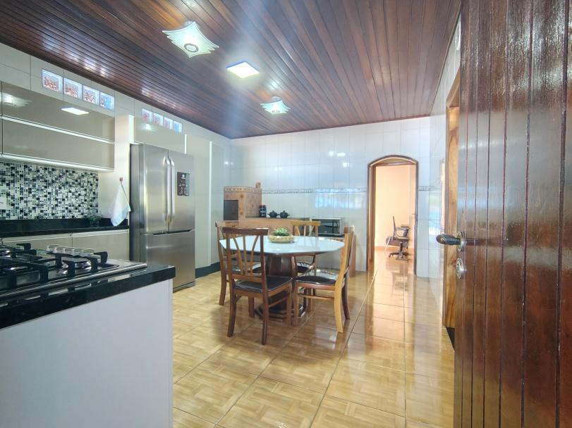 Fazenda à venda com 3 quartos, 2400m² - Foto 2