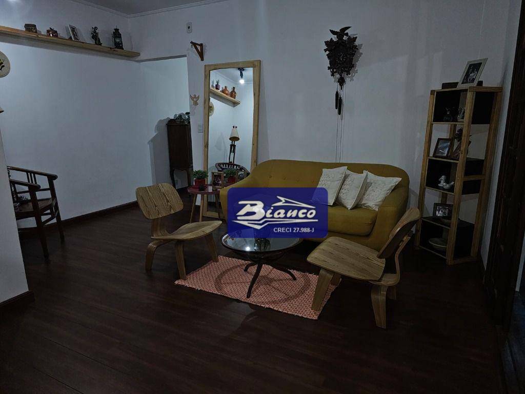 Sobrado à venda com 3 quartos, 206m² - Foto 1