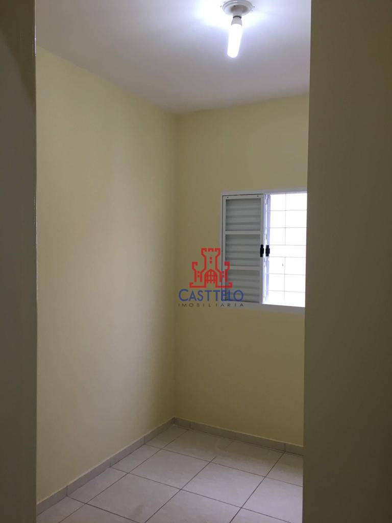 Casa à venda com 2 quartos, 62m² - Foto 11