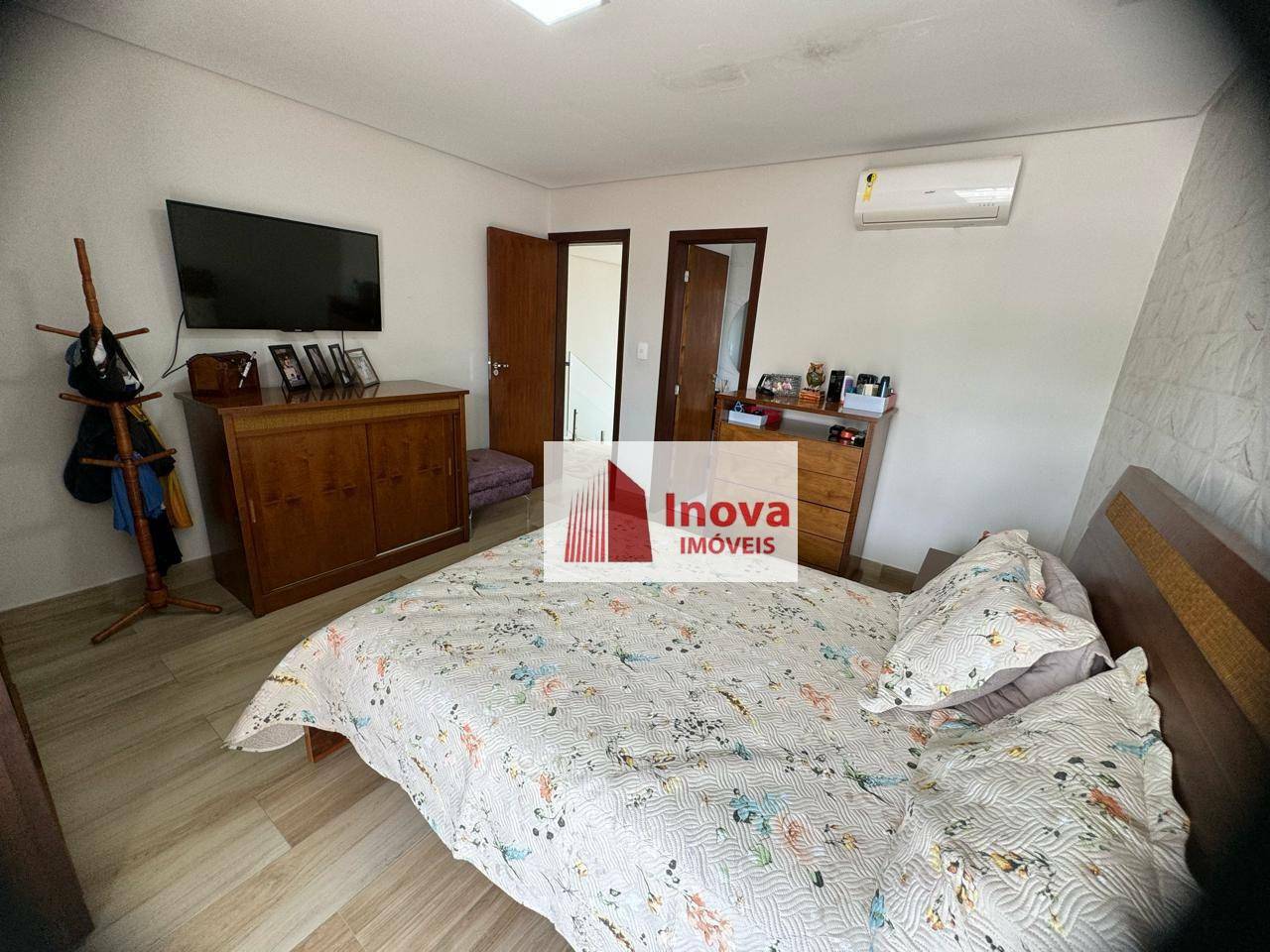 Casa à venda com 3 quartos, 300m² - Foto 26