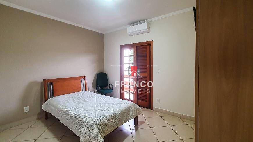 Casa à venda com 3 quartos, 250m² - Foto 8