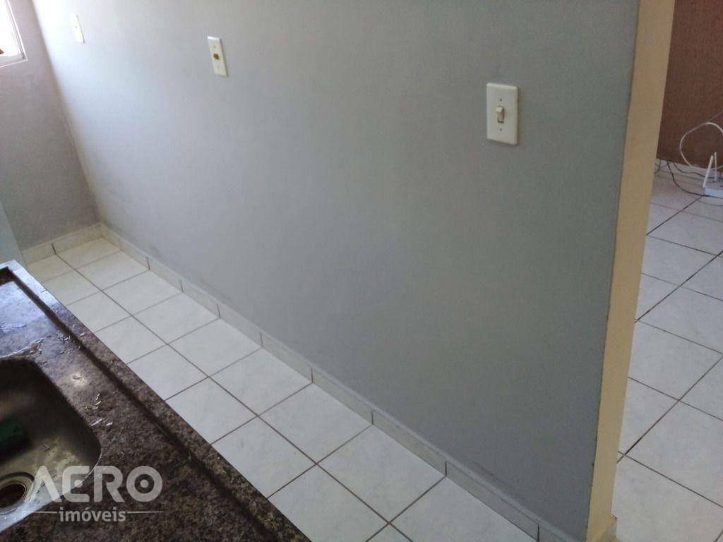 Apartamento à venda com 2 quartos, 60m² - Foto 10