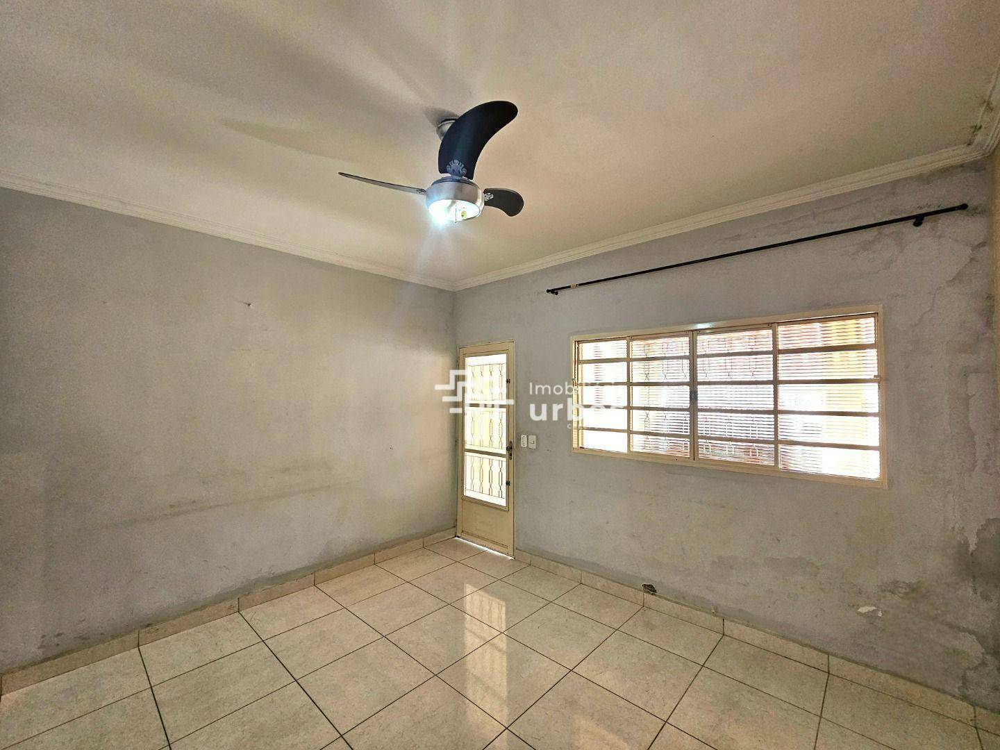 Casa à venda com 2 quartos, 110m² - Foto 4