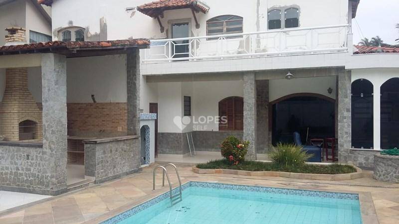 Casa de Condomínio à venda com 5 quartos, 200m² - Foto 16