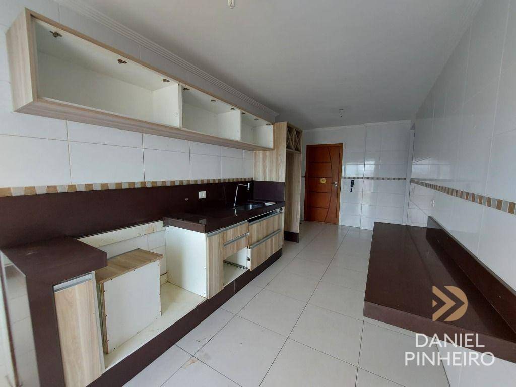 Apartamento à venda com 3 quartos, 120m² - Foto 17