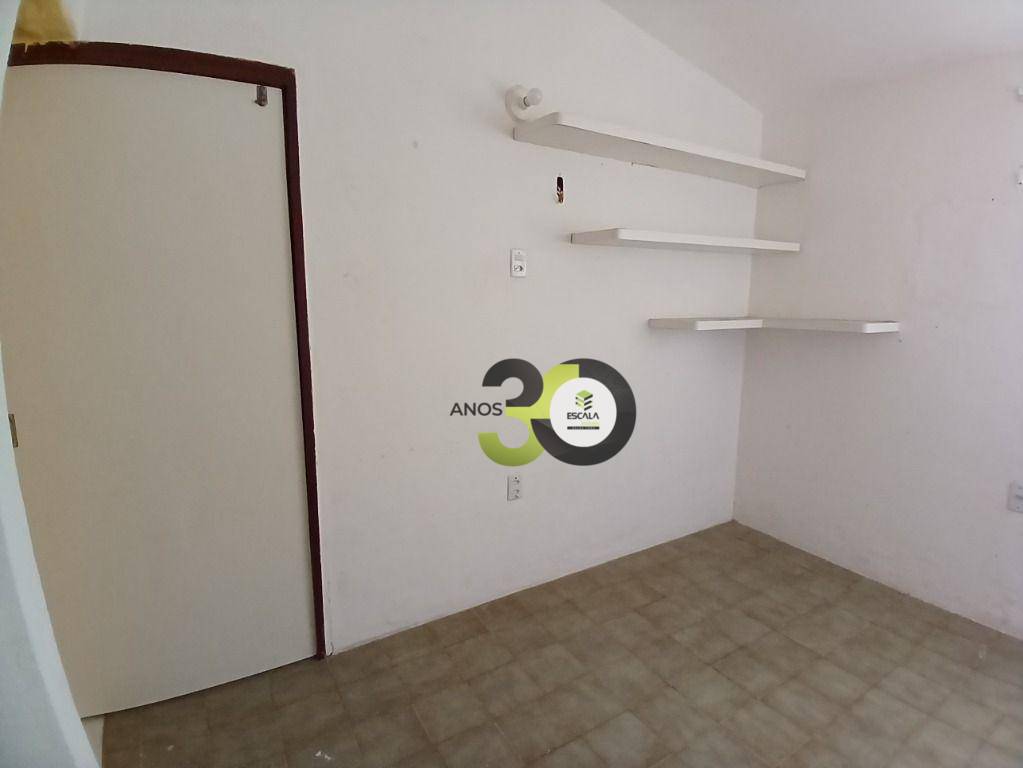 Casa para alugar com 3 quartos, 60m² - Foto 14