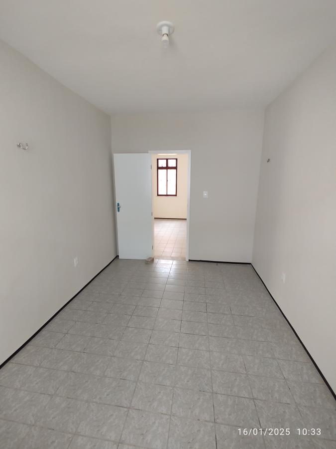 Casa para alugar com 4 quartos, 192m² - Foto 12