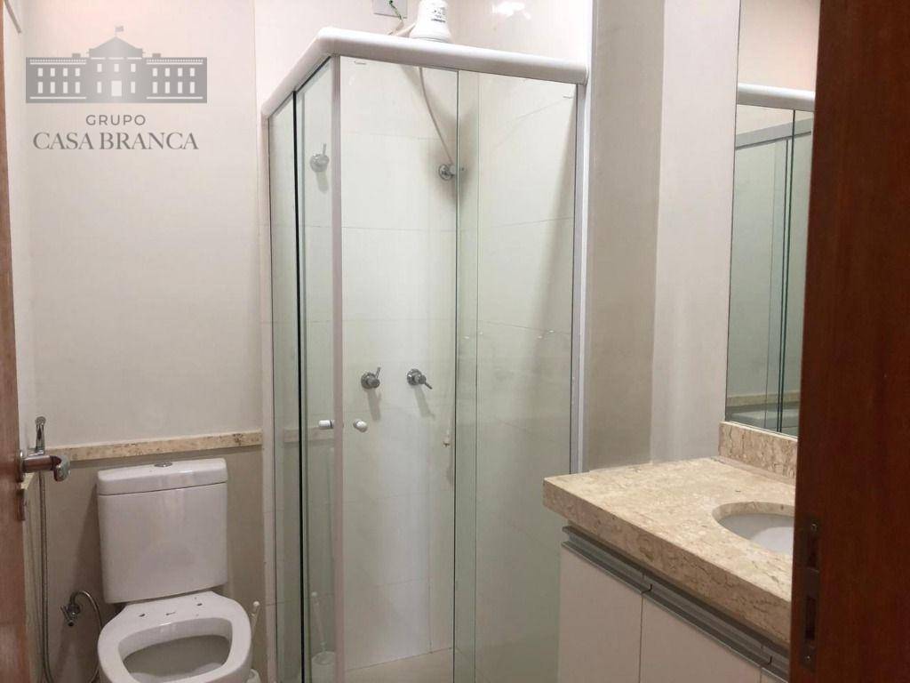 Apartamento para alugar com 3 quartos, 105m² - Foto 11