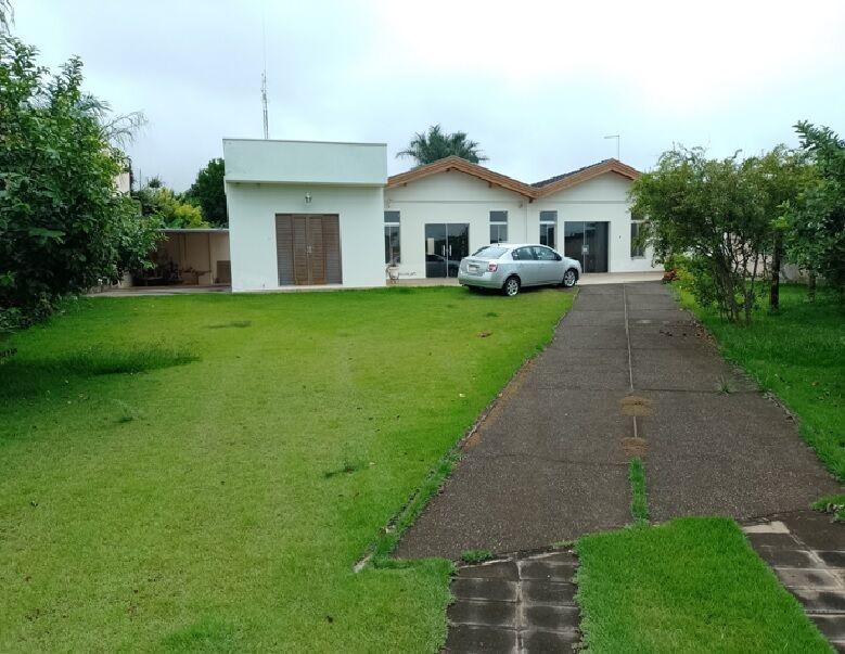 Fazenda à venda com 3 quartos, 1000m² - Foto 1