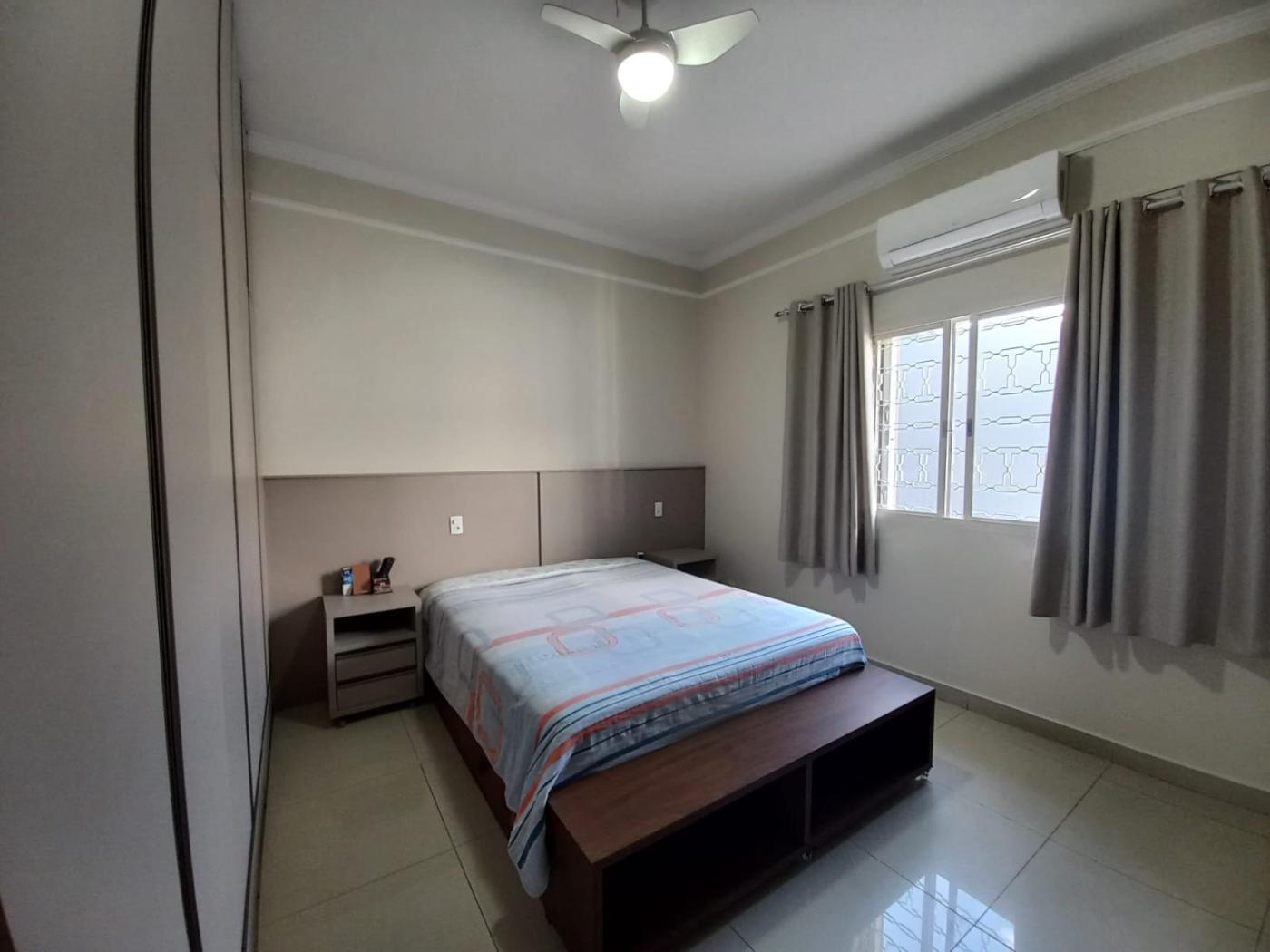 Casa à venda com 3 quartos, 236m² - Foto 11