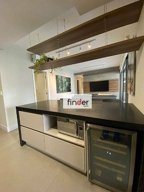 Apartamento à venda com 3 quartos, 131m² - Foto 14