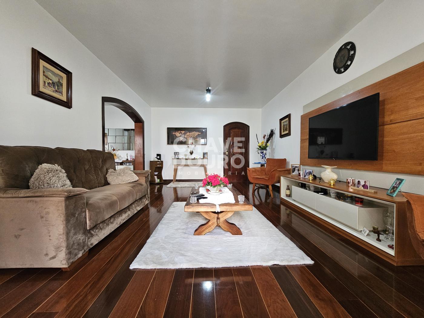 Apartamento à venda com 4 quartos, 257m² - Foto 3