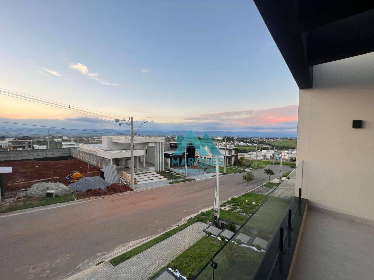 Casa à venda com 3 quartos, 239m² - Foto 7
