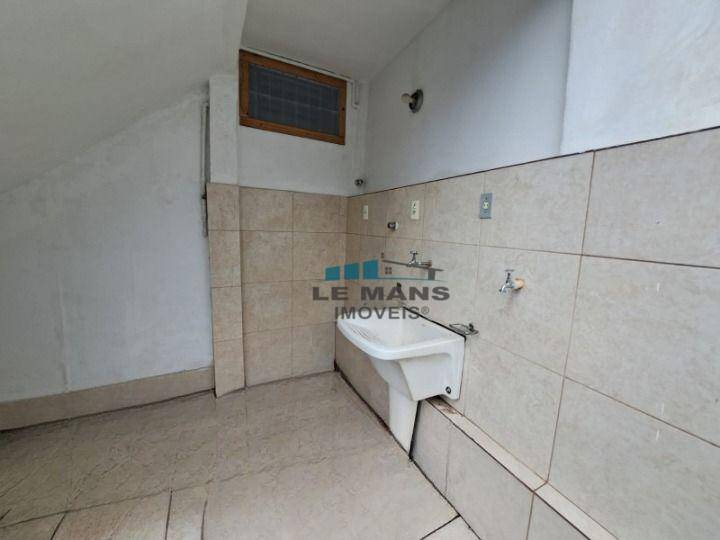 Casa para alugar com 4 quartos, 150m² - Foto 10