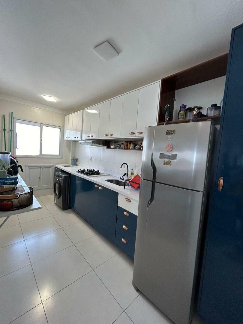 Apartamento à venda com 2 quartos, 70m² - Foto 11